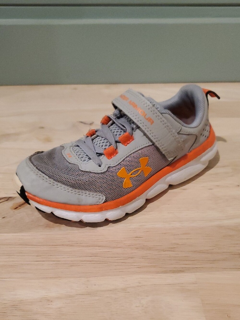 Under Armour Gray and Orange Kids Athletic Sneakers 13c